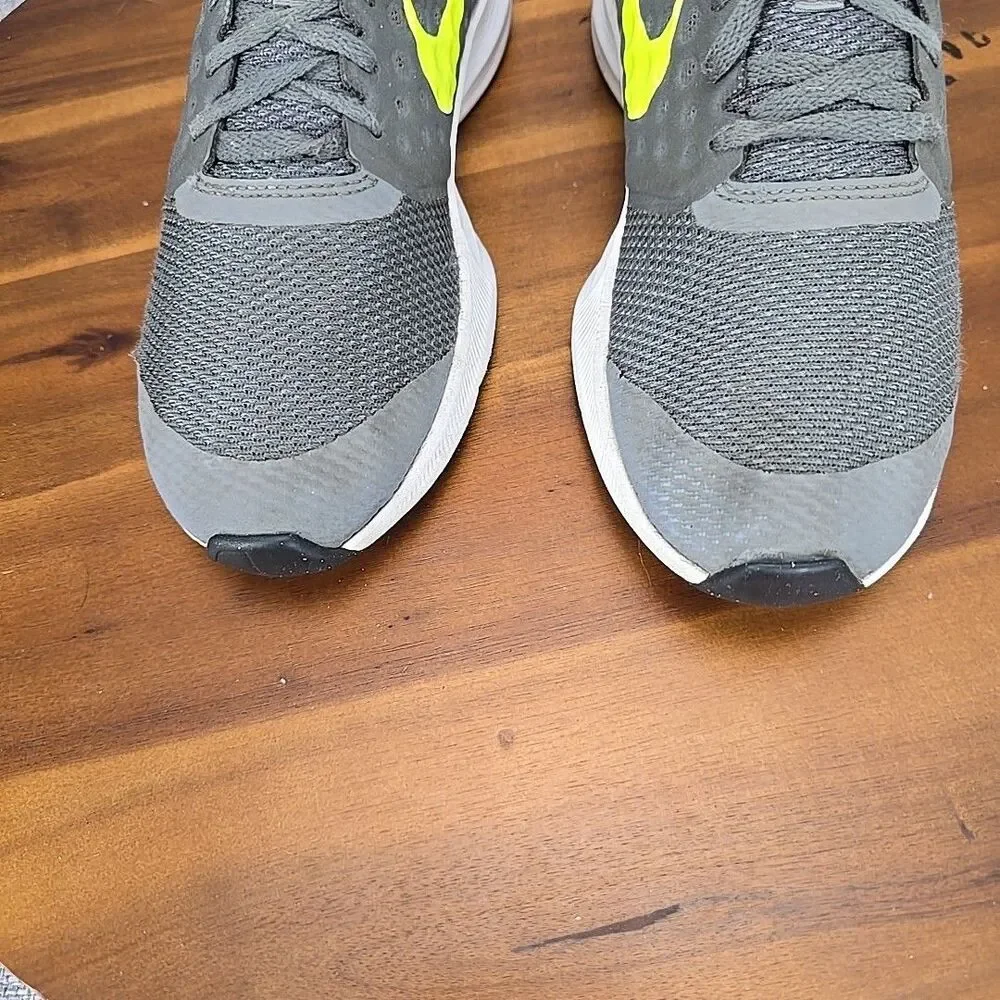 Nike Youth Athletic Kids Shoe Size 6.5Y 869969-002 Gray Green - Picture 5 of 15